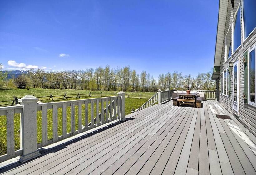 The Front Porch 20 Acre Country Home W/ Mtn View