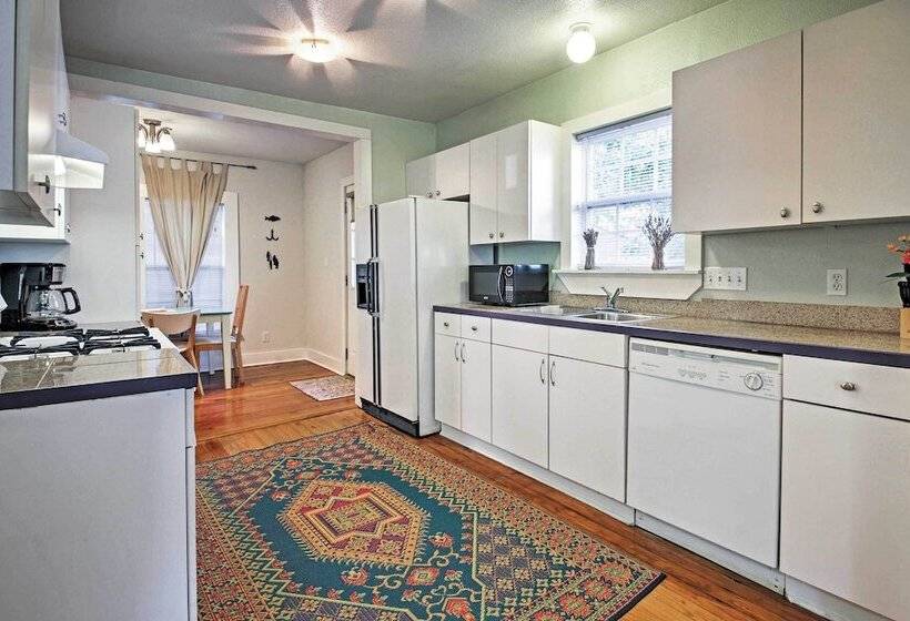 Trendy  Austin Soul  Home: Walk To South Congress!