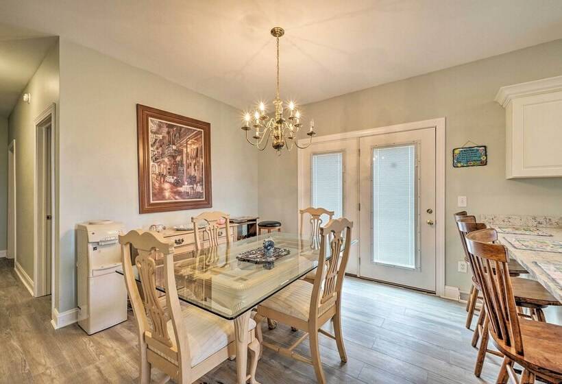 Updated Family Getaway: Walk To Sea Haven Beach!