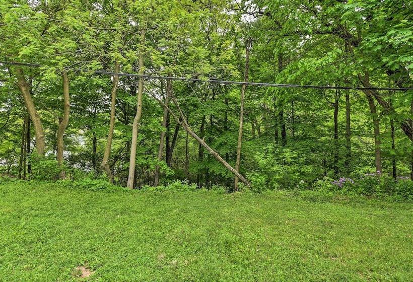 Walkable Lake Elkhart Apt: Dine, Shop, Swim!