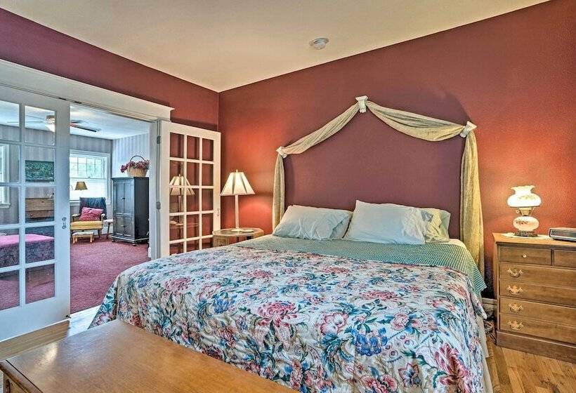 Wine Country Home With Yard; Walk To Downtown!