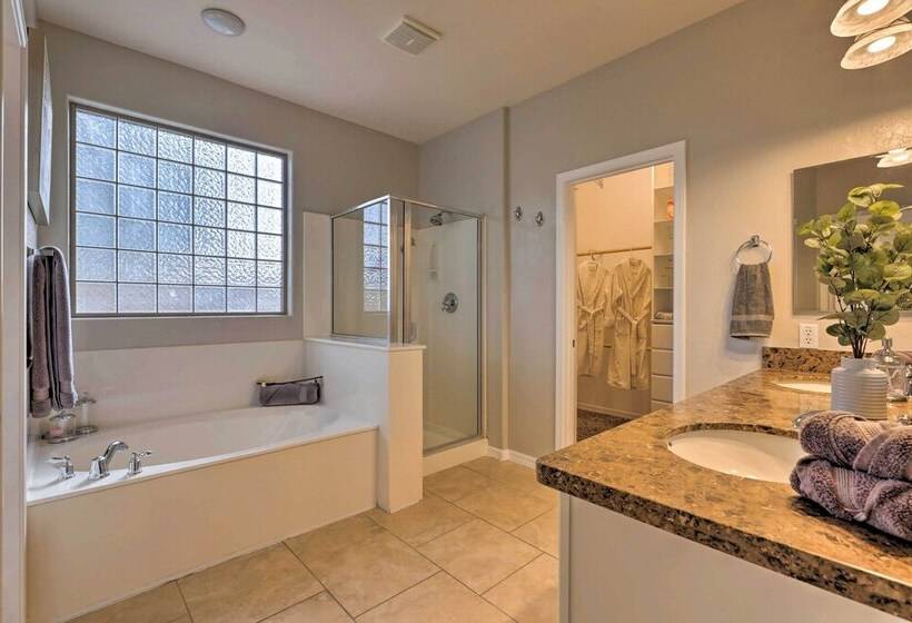 Bright & Airy Goodyear Home Near Golf Courses