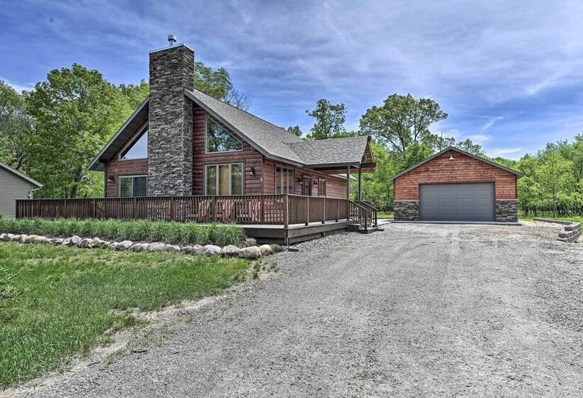 Cabin 1 Mi To Sand Valley, 1 Block To Beach