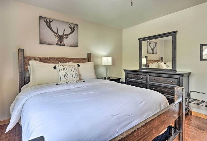 Cabin 1 Mi To Sand Valley, 1 Block To Beach