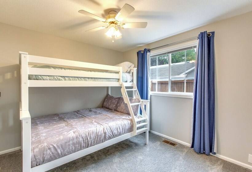 Charming Eugene Home W/ Fire Pit: 8 Mi To Uo!