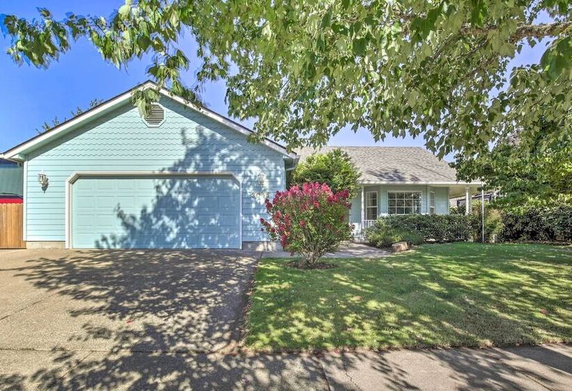 Charming Eugene Home W/ Fire Pit: 8 Mi To Uo!