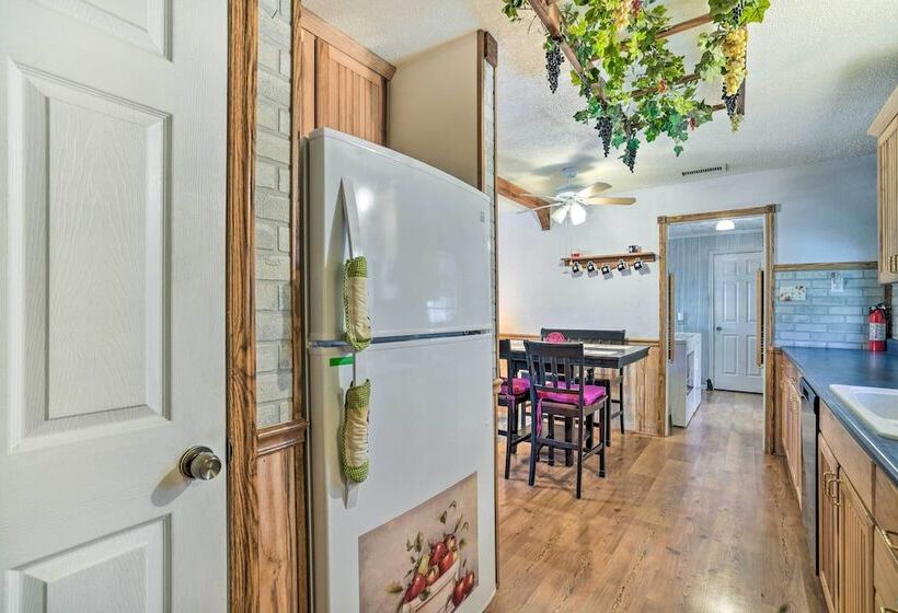 Charming Ingram Home W/ Yard & Furnished Patio!