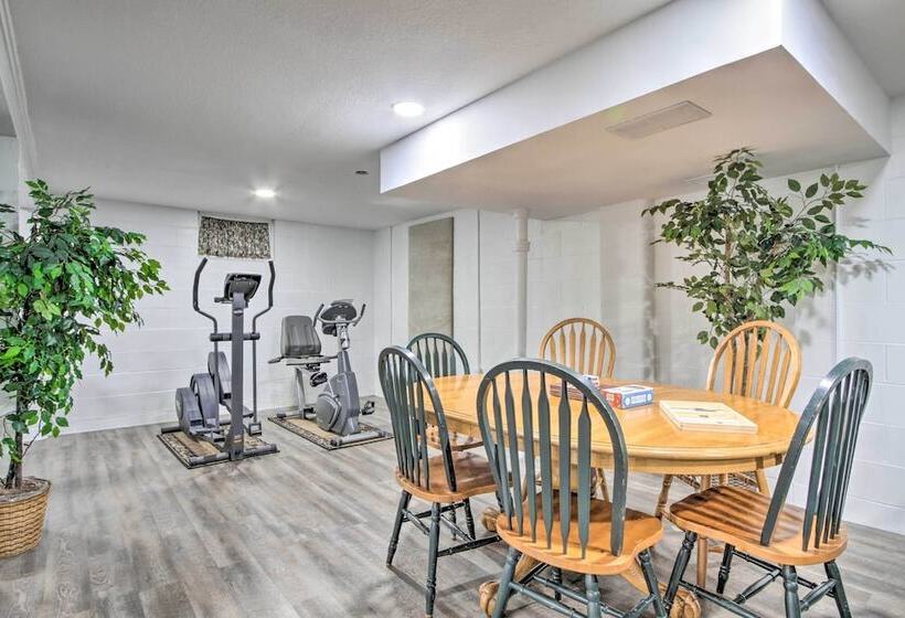 Cheerful Rochester Retreat W/ Yard & Workout Room!