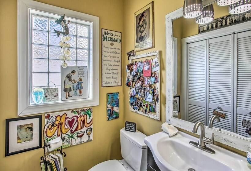 Coastal Retreat W/ Hot Tub: Steps To Beach!