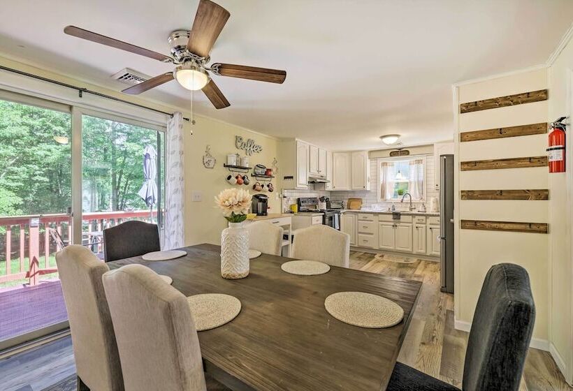 Albrightsville Home: Deck, Fire Pit & Lake Access