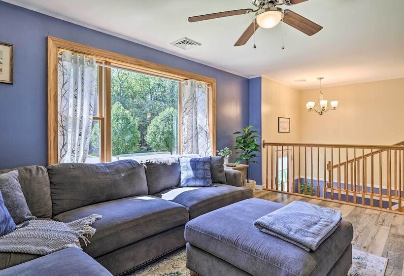 Albrightsville Home: Deck, Fire Pit & Lake Access