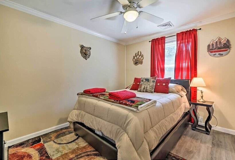 Albrightsville Home: Deck, Fire Pit & Lake Access