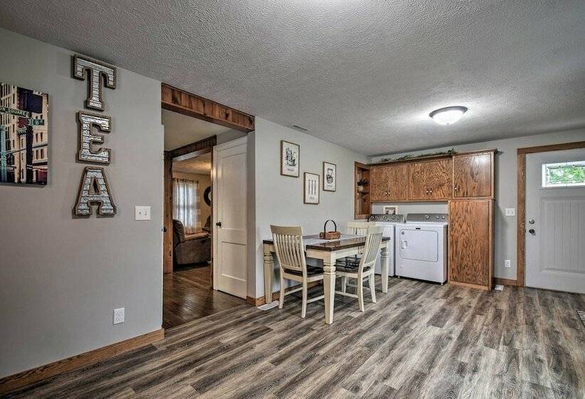 Cozy Goshen Farmhouse ~ 9 Mi To Amish Acres