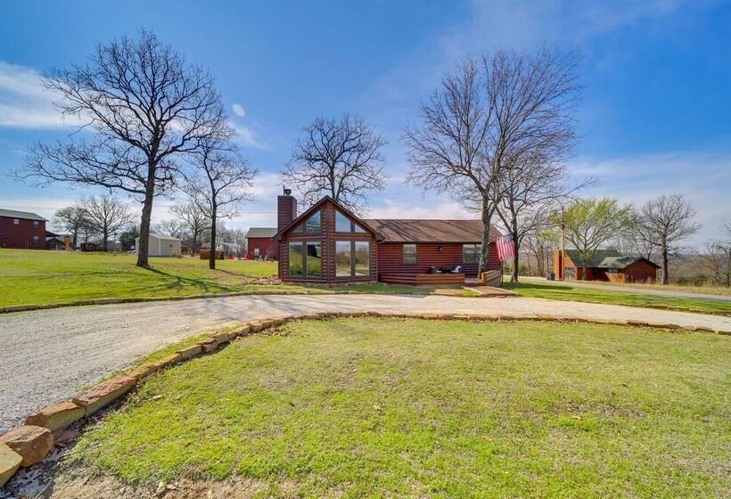 Incredible Log Home: 1 Mile From Lake Tenkiller