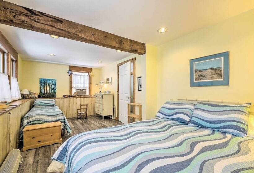 Cozy Waterfront Cottage On Montsweag Bay!