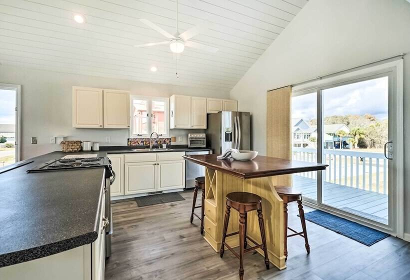 Oceanside Oak Island Getaway: For Families & Pets!