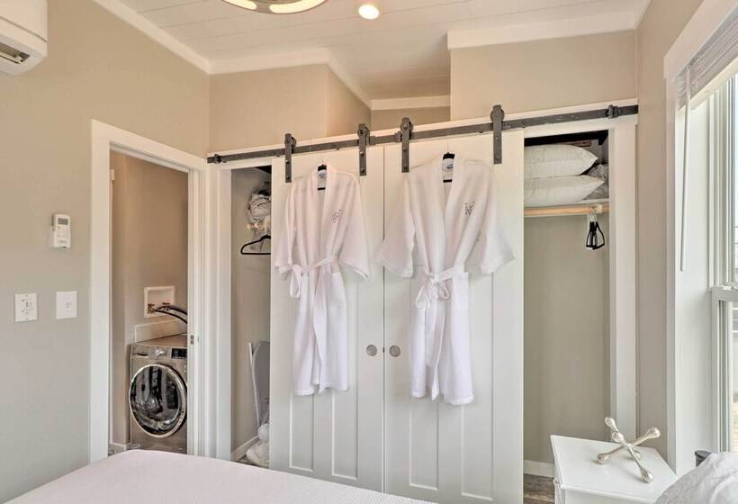 Modern Sunset Cabin W/ Wood Fire Pit!