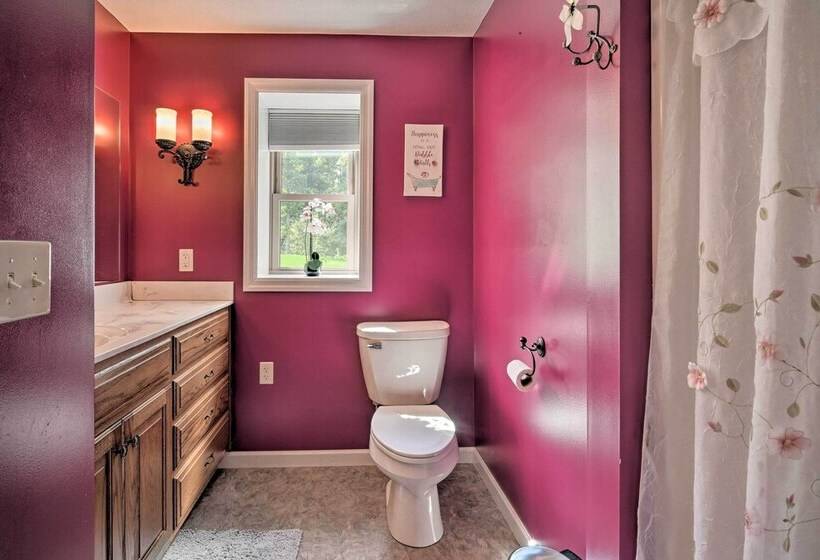 Family Friendly Cassville Retreat W/ Deck!