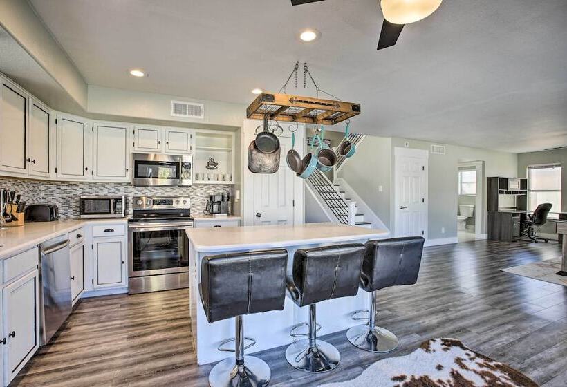 Pet Friendly Glendale Home W/ Pool, Near Golfing