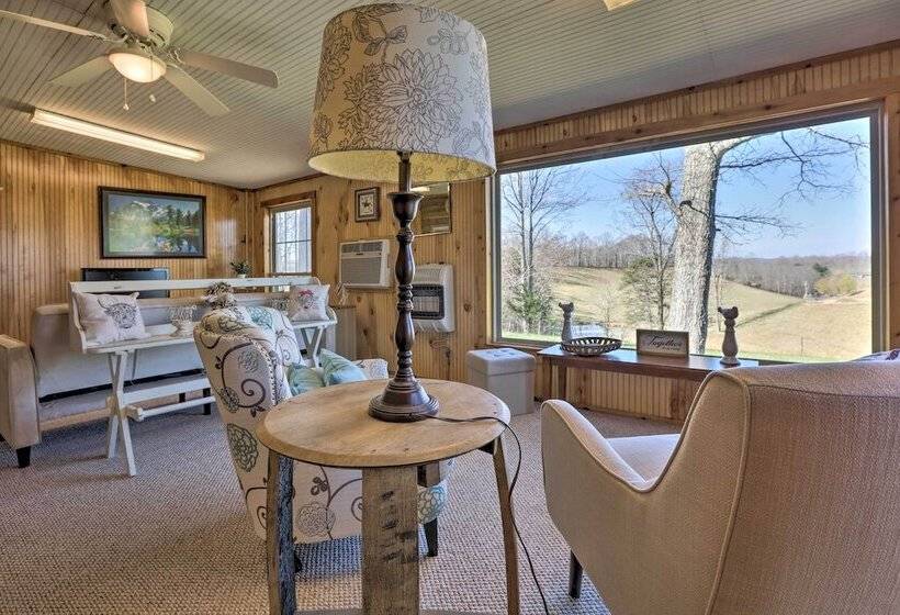 Highland Haven: Cabin On Working Cattle Farm!