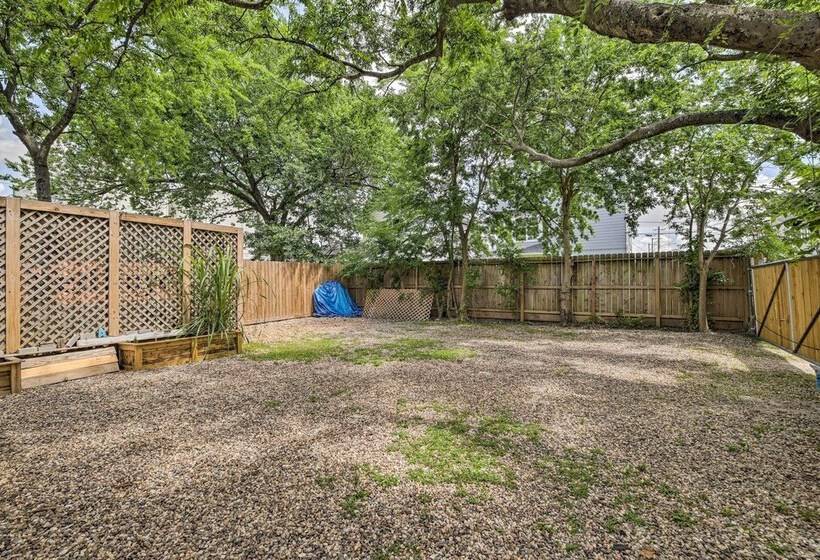 Historic Houston Bungalow ~ 2 Mi To Downtown!