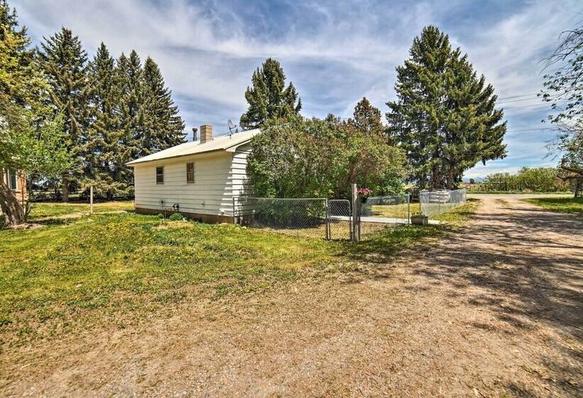 Idaho Falls Farmhouse ~ 11 Mi To Downtown!