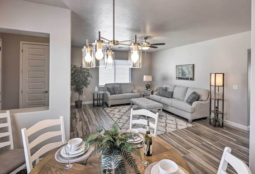 Idyllic Kingman Retreat With Yard Near Hiking