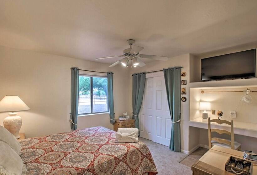 Phoenix  Kick Back Corral  W/ Outdoor Oasis!