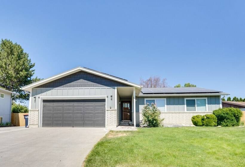 Lovely Twin Falls Home W/ Private Hot Tub!