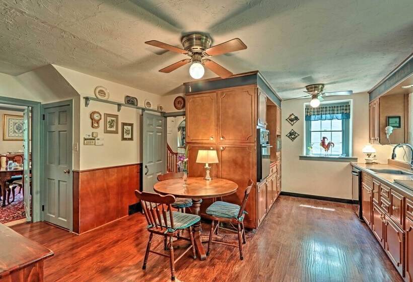 Morgan Hughes Homestead With Game Room And Pool!