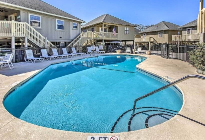 Myrtle Beach Cottage, Walk To Pools + Beach!