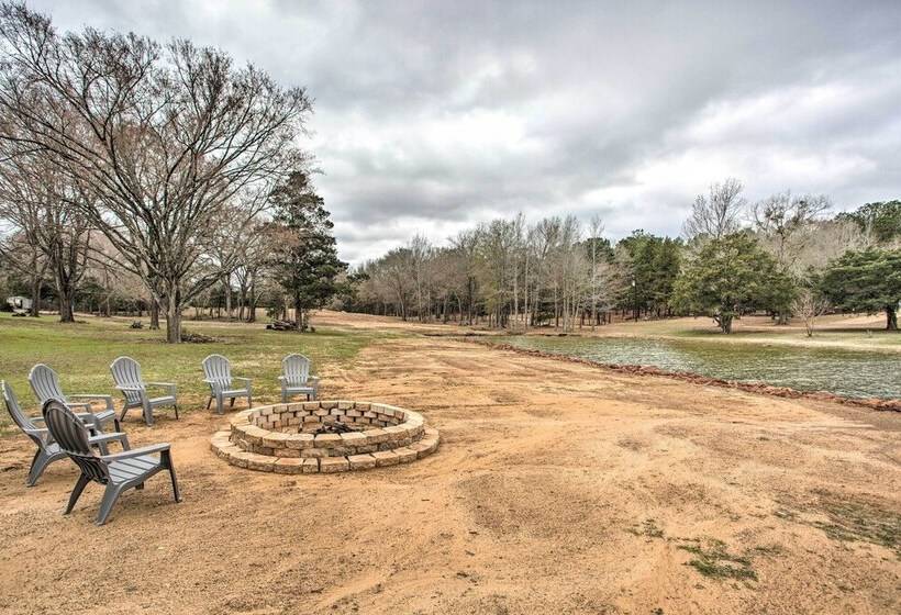 Spacious Lakefront Home W/ Fire Pit & Fun Barn!