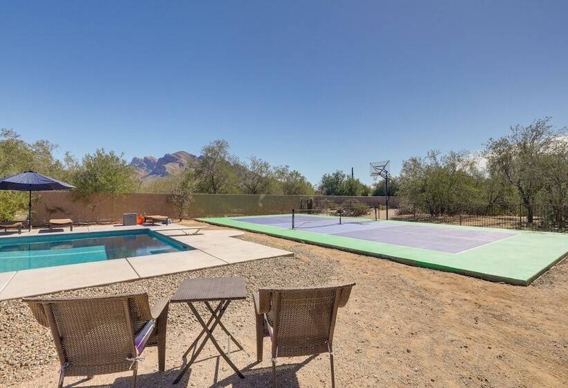 Oro Valley Retreat W/ Pool, Spa & Rooftop Views!