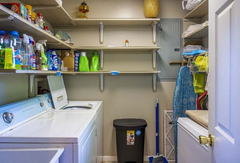 Peaceful North Carolina Retreat With Game Room!