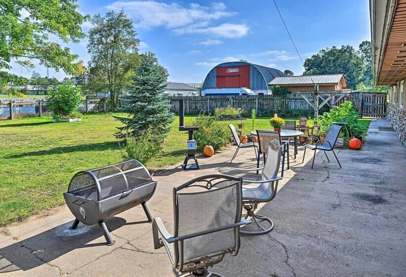 Pet Friendly Amherst Earth Home Near Downtown