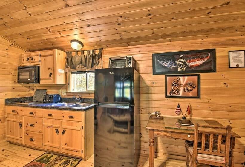 Parsons Semper Fi Cabin W/ Fire Pit!