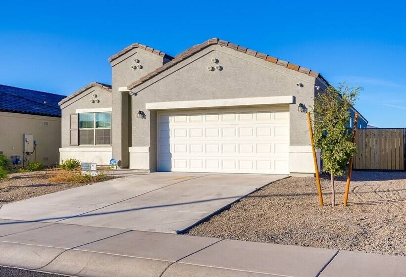 Phoenix Area Vacation Home W/ Private Pool!