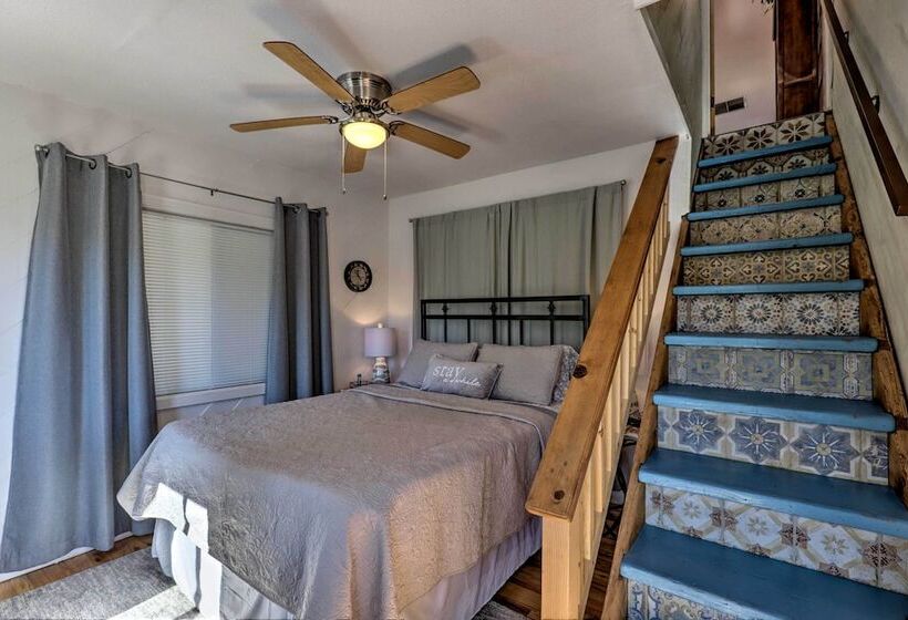Prescott Cabin W/ Deck & Mtn Views: 4 Mi Downtown!