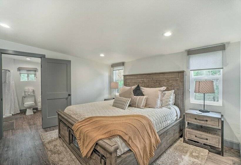 Prescott Retreat W/ Hot Tub ~ 3 Mi To Dtwn!