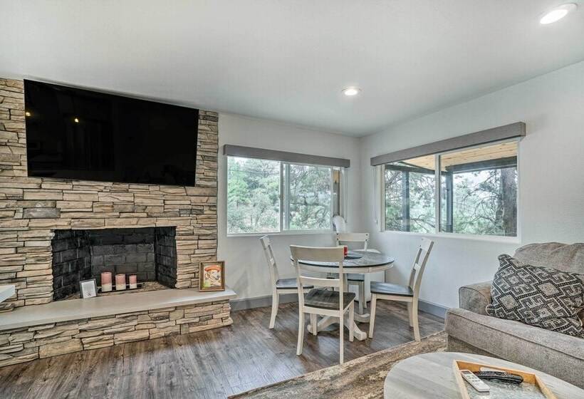 Prescott Retreat W/ Hot Tub ~ 3 Mi To Dtwn!