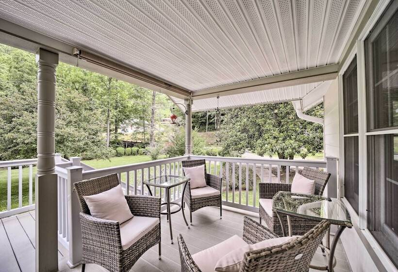 Settlers Mountain Retreat: On Site Hikes & Views!