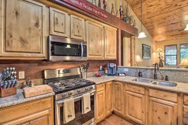 Show Low Cabin W/ Large Deck & Trail Access!