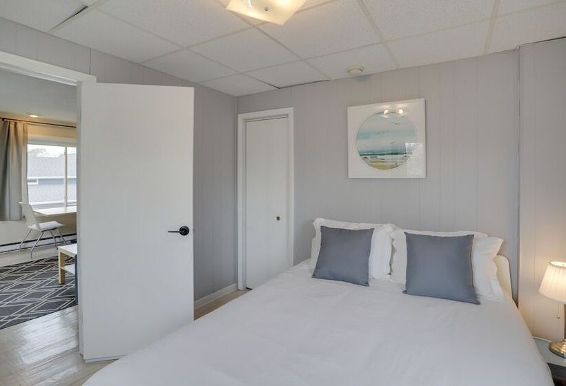 Spacious South Haven Retreat Near Lake Michigan