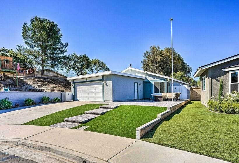 Sunny Orange County Abode W/ Fire Pit & Backyard!