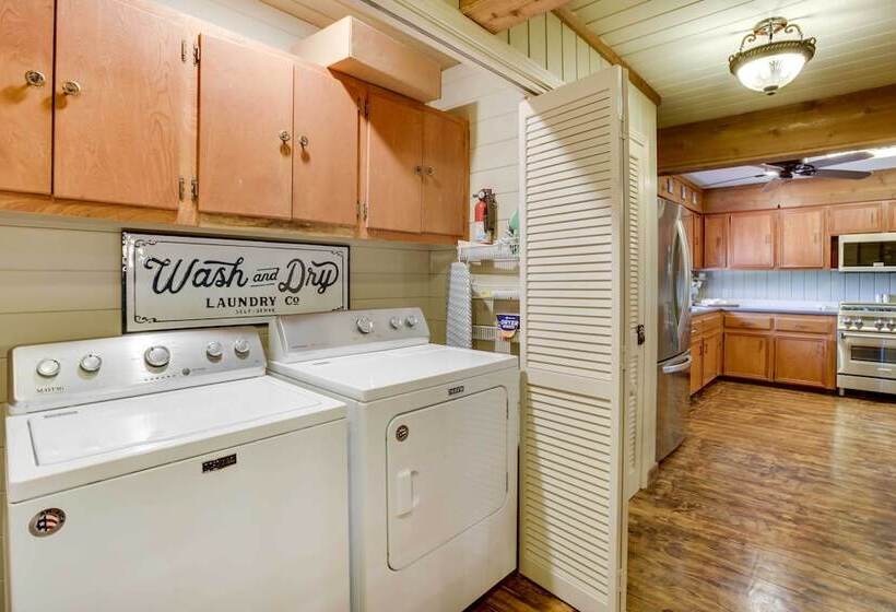 Dularge Grand Villa   Steps To Marina + Fishing!