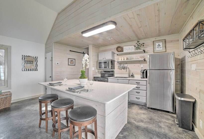 Outdoor Oasis & Grills: Ultimate Rockport Home!