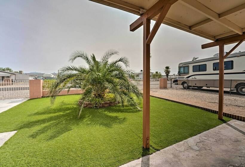 Updated Family Home   2 Blocks To Colorado River!