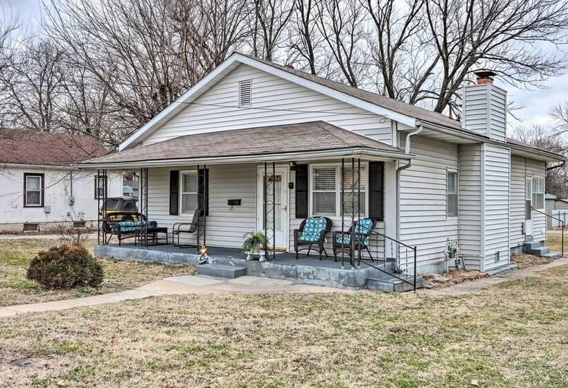 Walkable & Updated Nevada Home: Family Friendly!