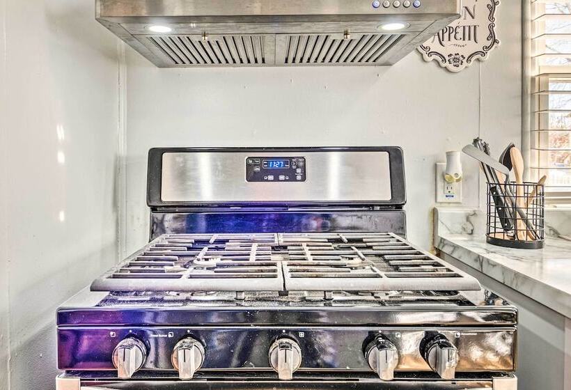 Anderson Bungalow Near University + Downtown!