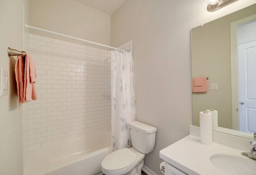 Bay View La Porte Home Rental: Steps To Beach!